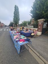  (les-residents-font-la-brocante-306697173_562929855616805_6901429209956294671_n-202209190855.jpg)